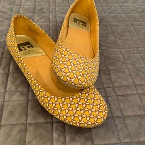 BC flats size 6 1/2 yellow w/ butterfly 🦋 pattern